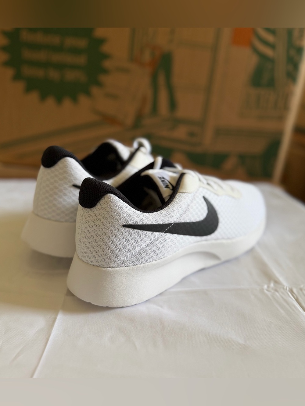 Nike men’s Tanjun new in original box - Picture 3 of 6